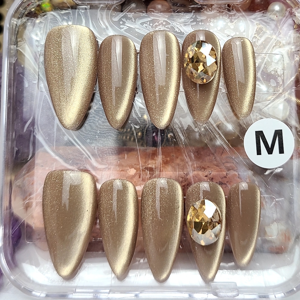 Gold Shimmer Press-On Nail Set